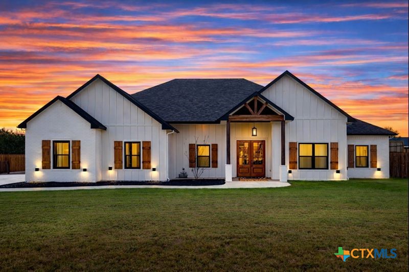 209 Comanche Drive Property Photo 1