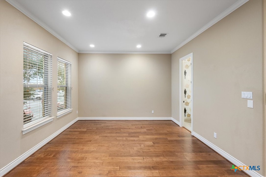 1009 Highknoll Lane Property Photo 15