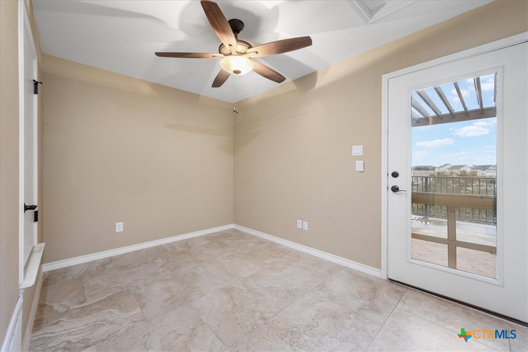 1009 Highknoll Lane Property Photo 27