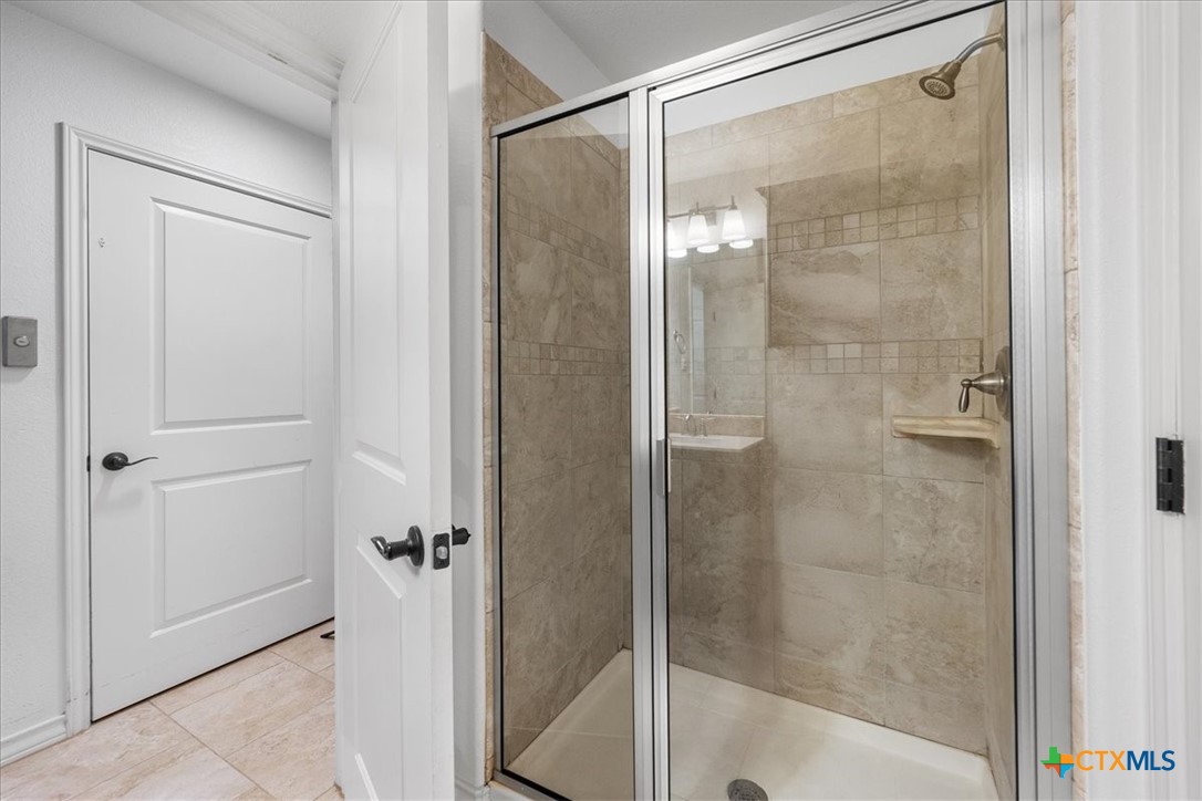 1009 Highknoll Lane Property Photo 35