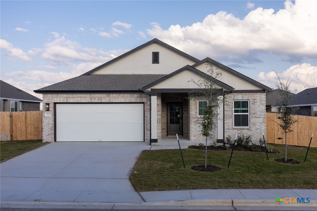 3725 Pin Oak Hills Property Photo 1