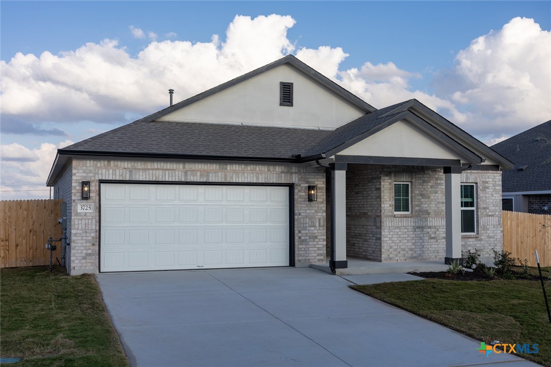 3725 Pin Oak Hills Property Photo 2