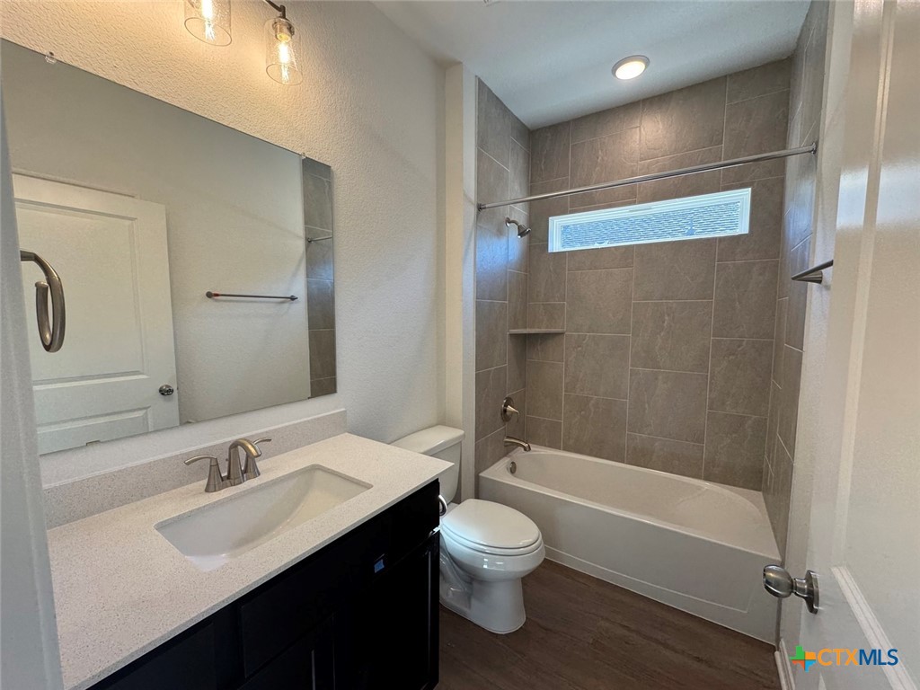 3725 Pin Oak Hills Property Photo 8