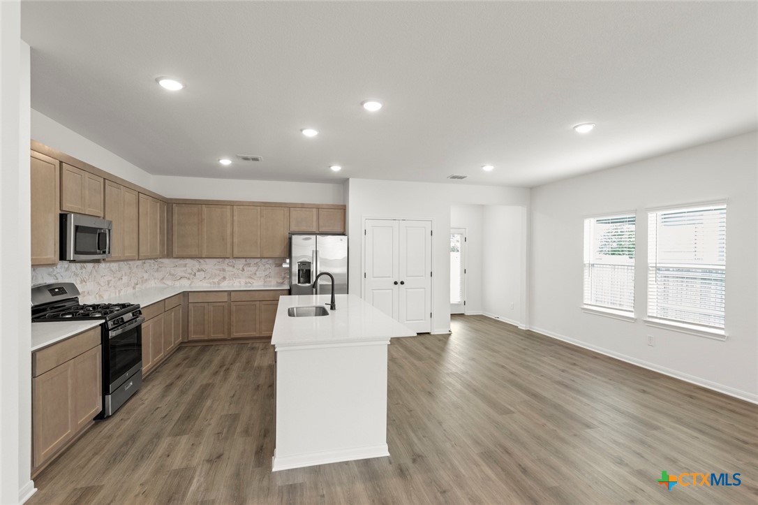3717 Pin Oak Hills Property Photo 12