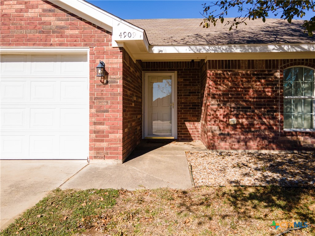 4909 Fawn Drive Property Photo 3