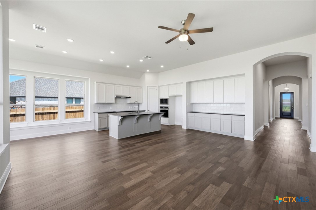 255 White Oak Property Photo 6