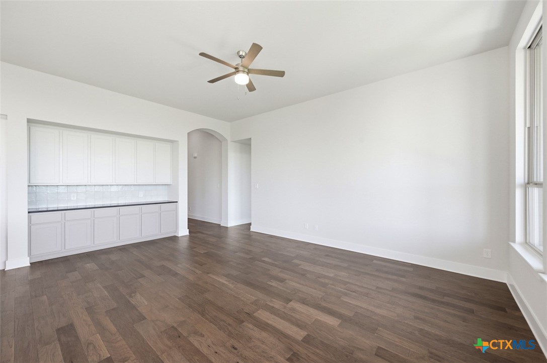 255 White Oak Property Photo 7
