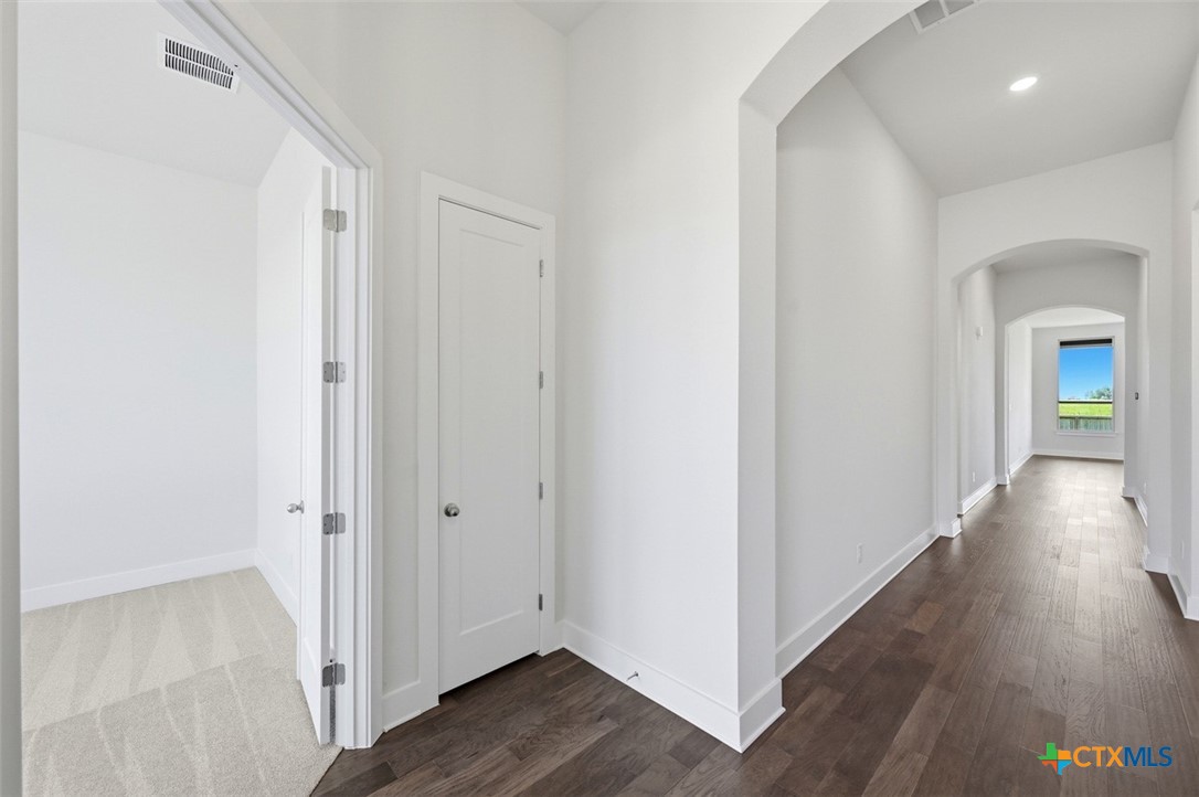 255 White Oak Property Photo 16