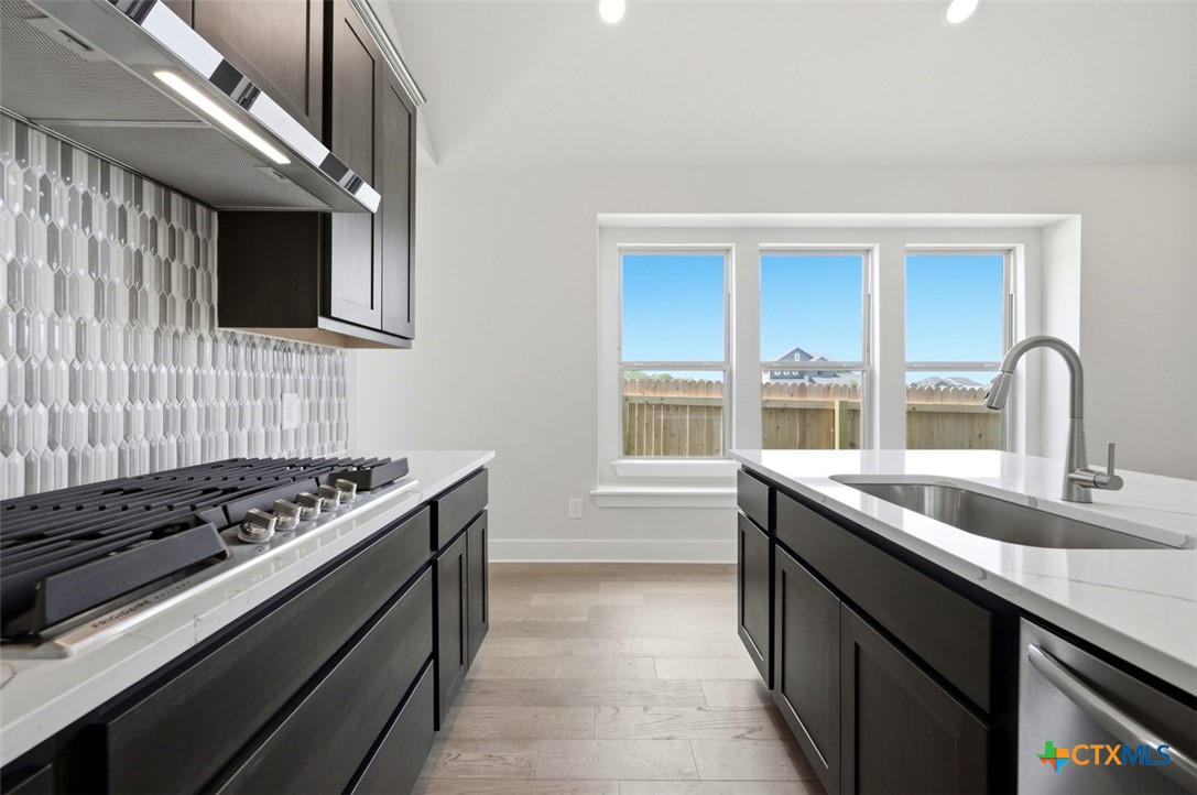 2215 Altiplano Property Photo 4