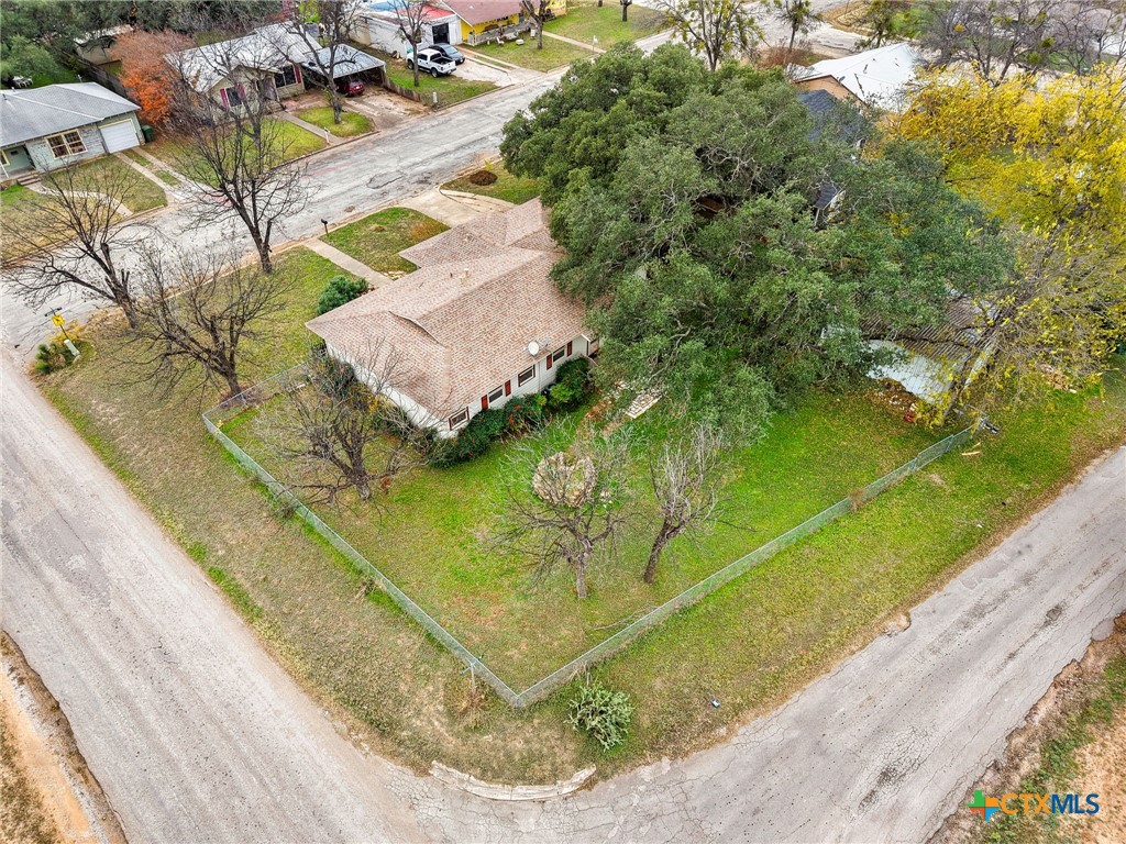 1002 W Woodlawn Street Property Photo 16