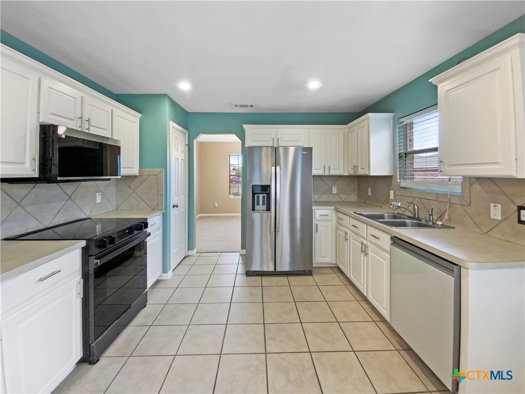 5202 Oster Drive Property Photo 2