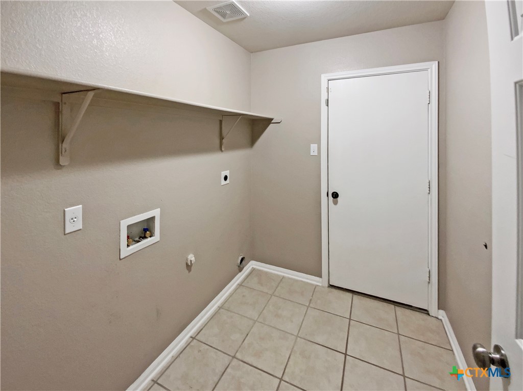5202 Oster Drive Property Photo 13