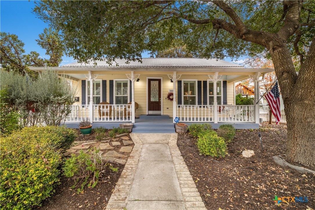 260 N Santa Clara Avenue Property Photo 1