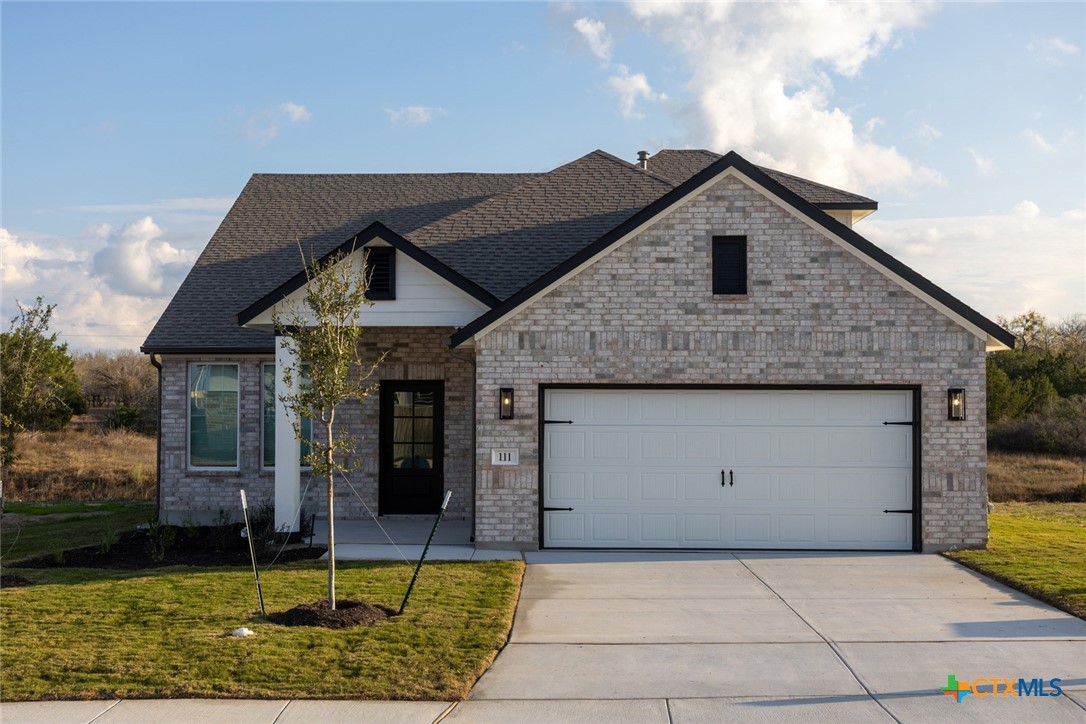 111 Sawtooth Oak Drive Property Photo 1