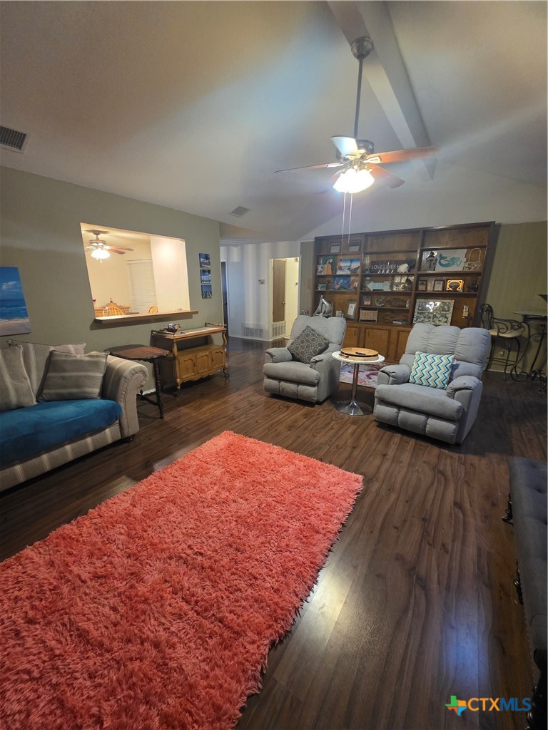 1611 E Messick Loop Property Photo 3