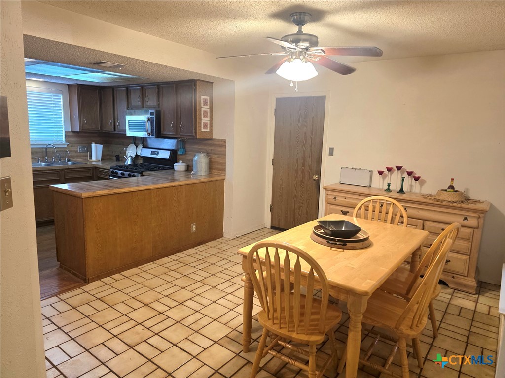1611 E Messick Loop Property Photo 4