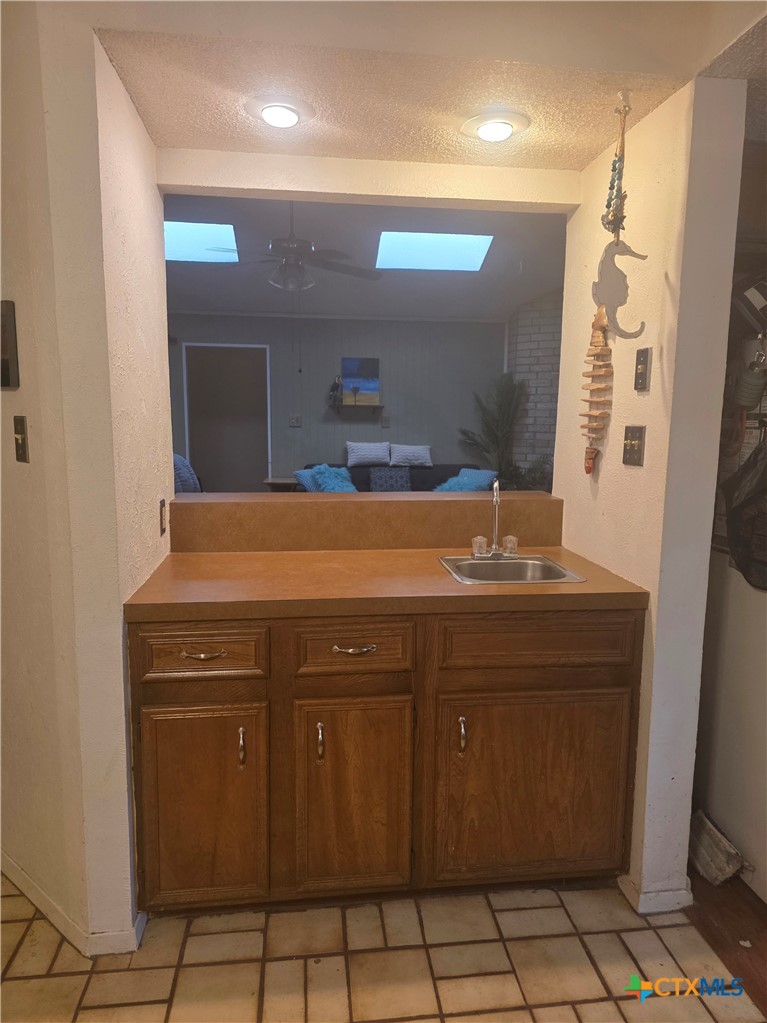 1611 E Messick Loop Property Photo 6