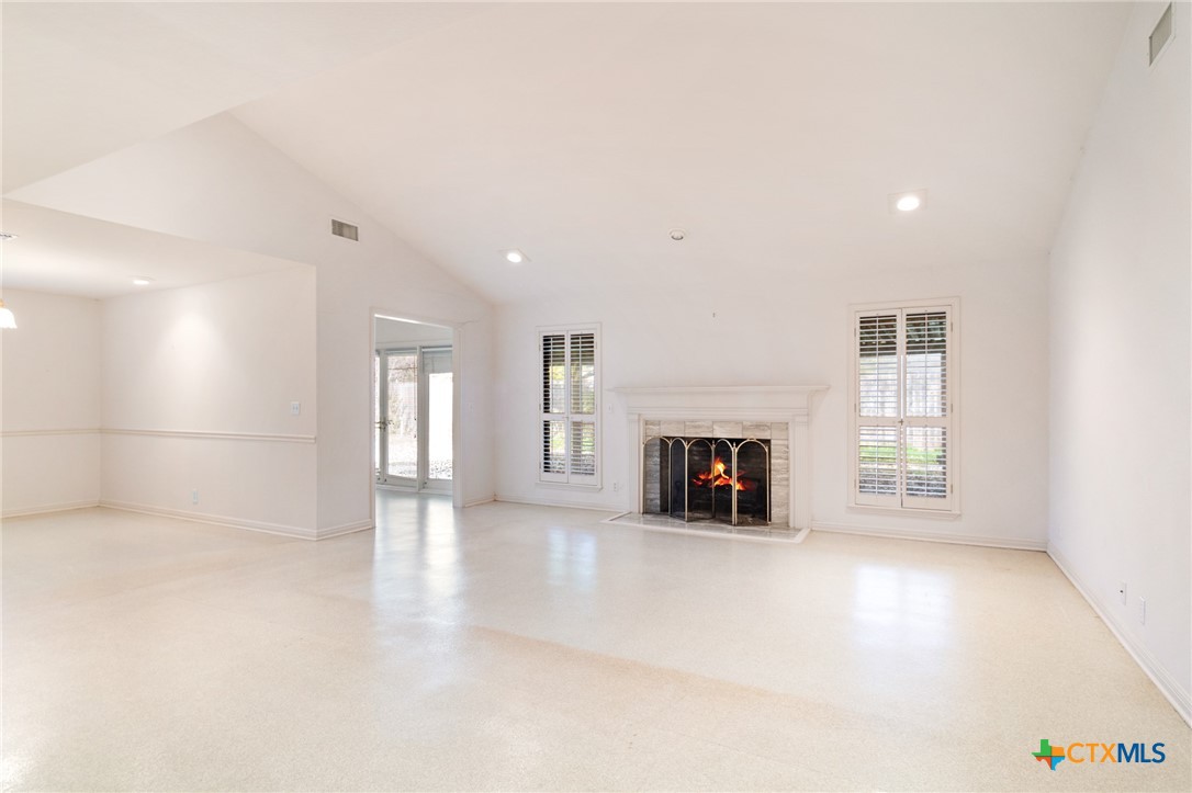 603 Suzanne Street Property Photo 6