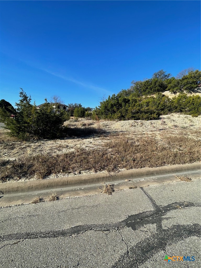 408 Arapaho Drive Property Photo 3