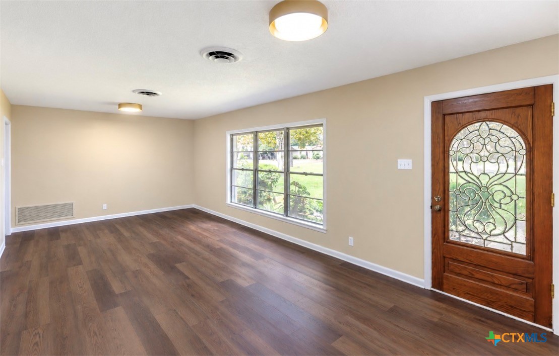1209 Moss Lane Property Photo 8