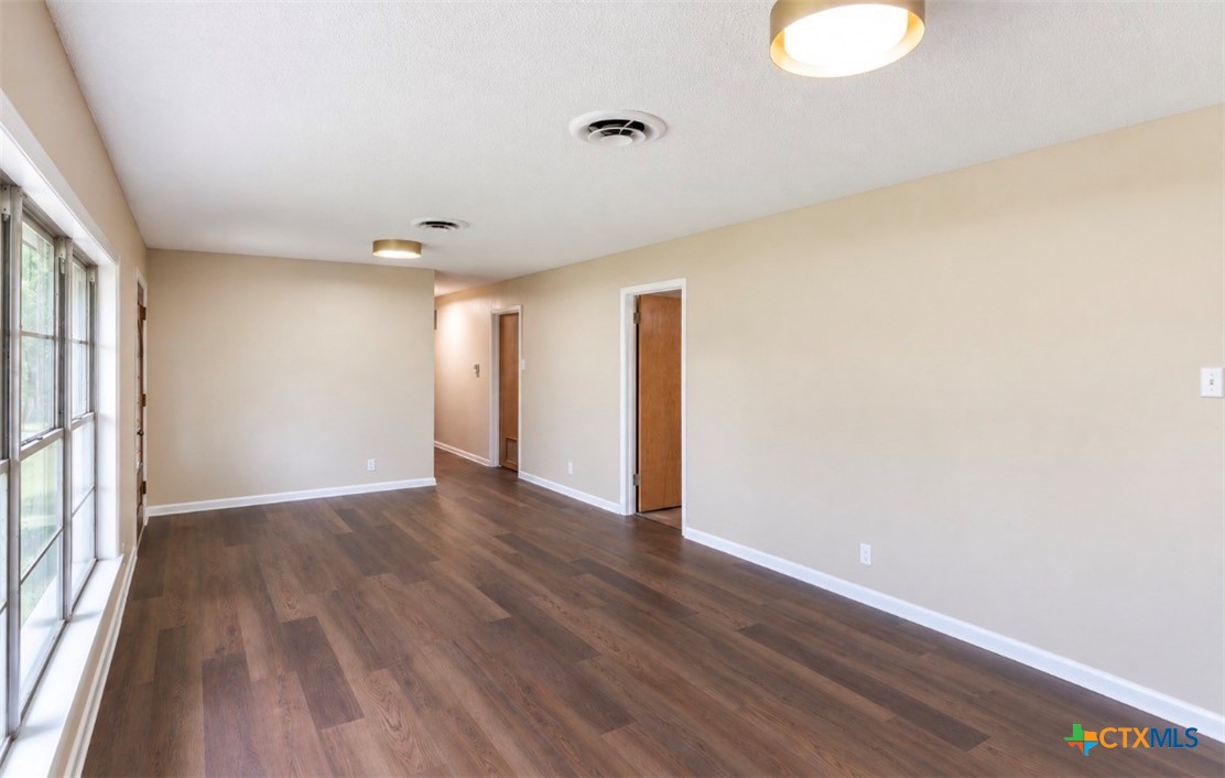 1209 Moss Lane Property Photo 10