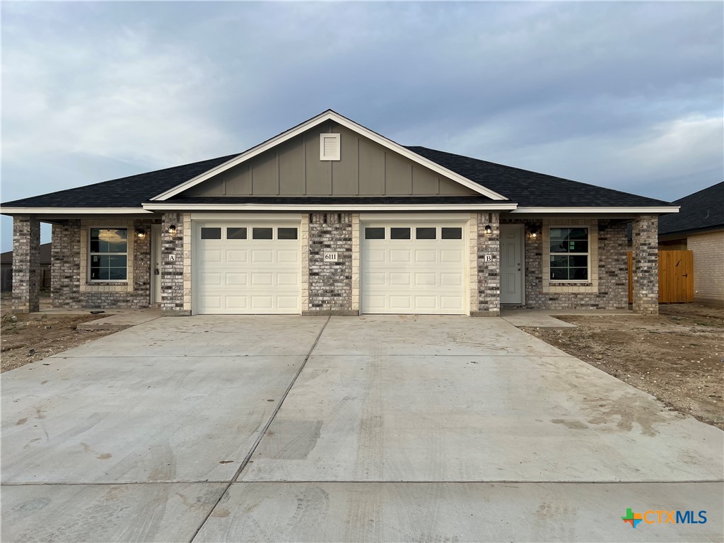 6111 Twistleaf Lane A & B Property Photo 1