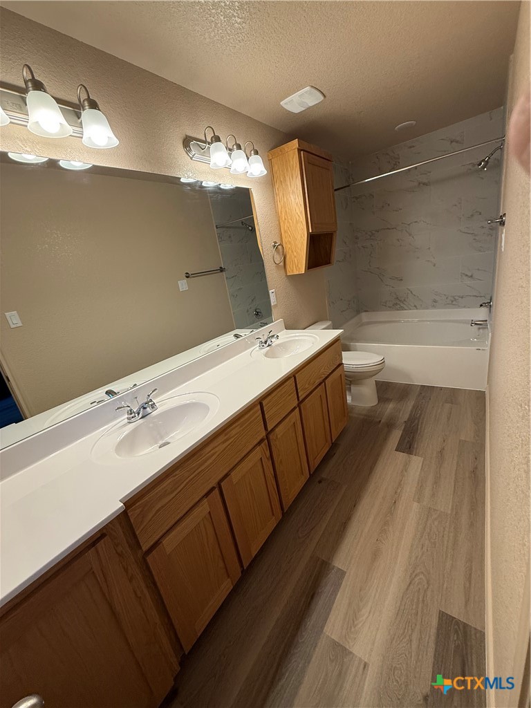 6111 Twistleaf Lane A & B Property Photo 14