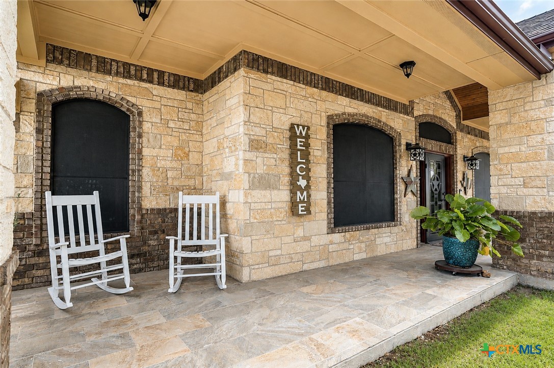 301 County Road 4772 Property Photo 1