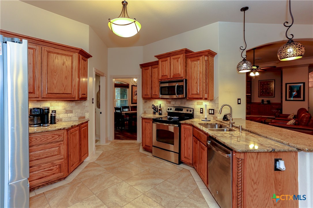 301 County Road 4772 Property Photo 16