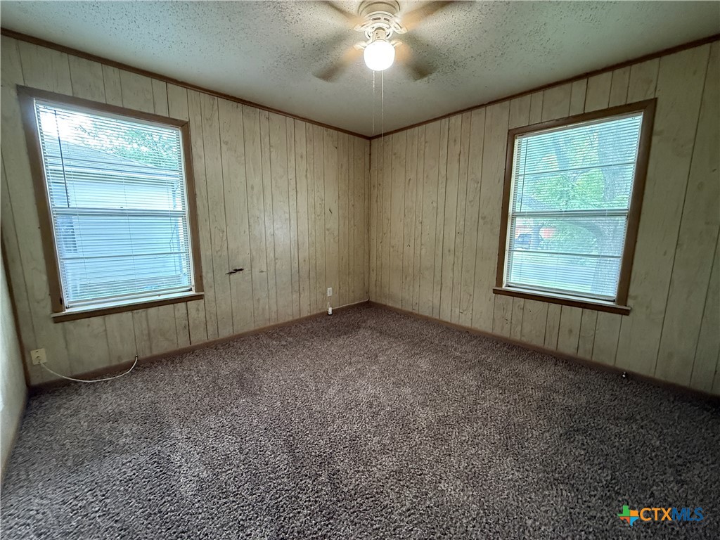 503 E Dean Avenue Property Photo 6