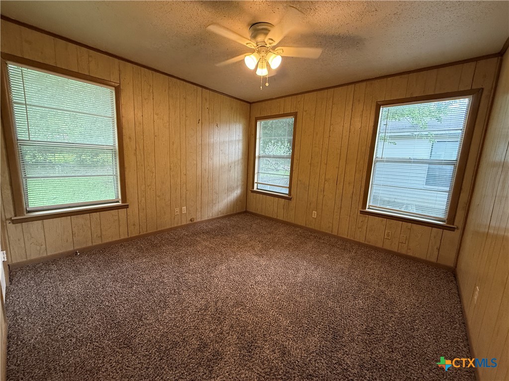503 E Dean Avenue Property Photo 7