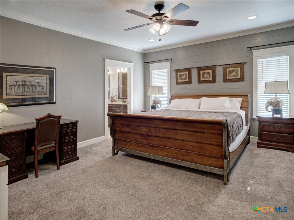 205 S Avenue D Property Photo 15