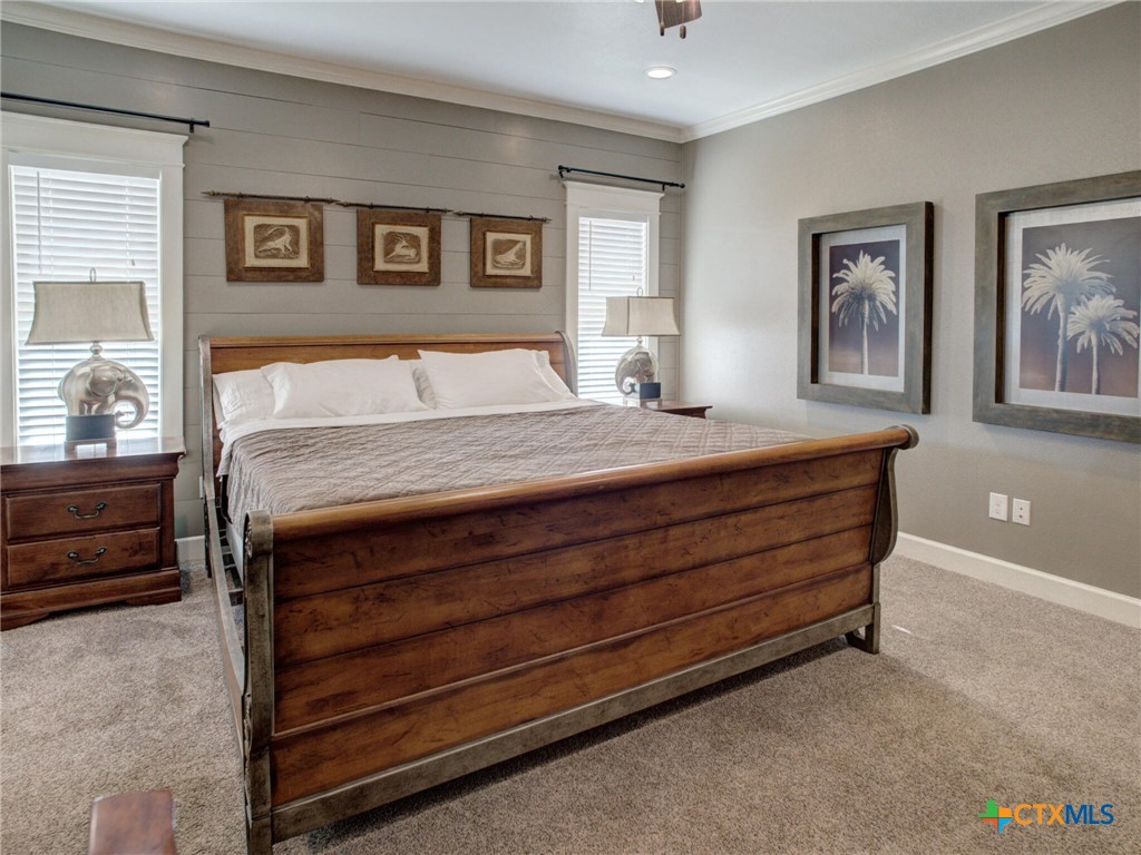 205 S Avenue D Property Photo 16