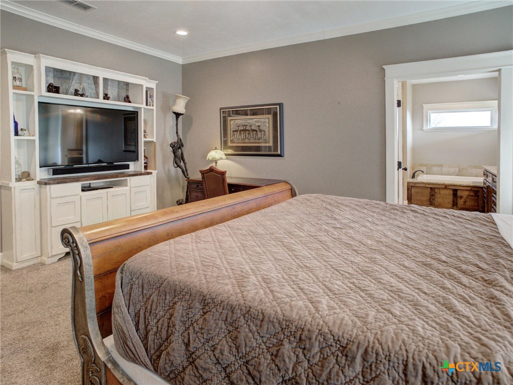 205 S Avenue D Property Photo 17