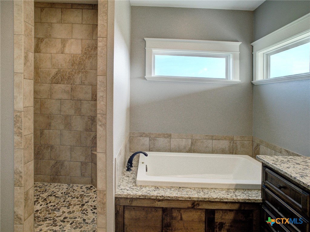 205 S Avenue D Property Photo 18