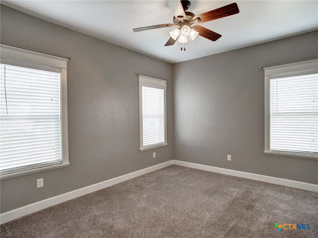 205 S Avenue D Property Photo 24