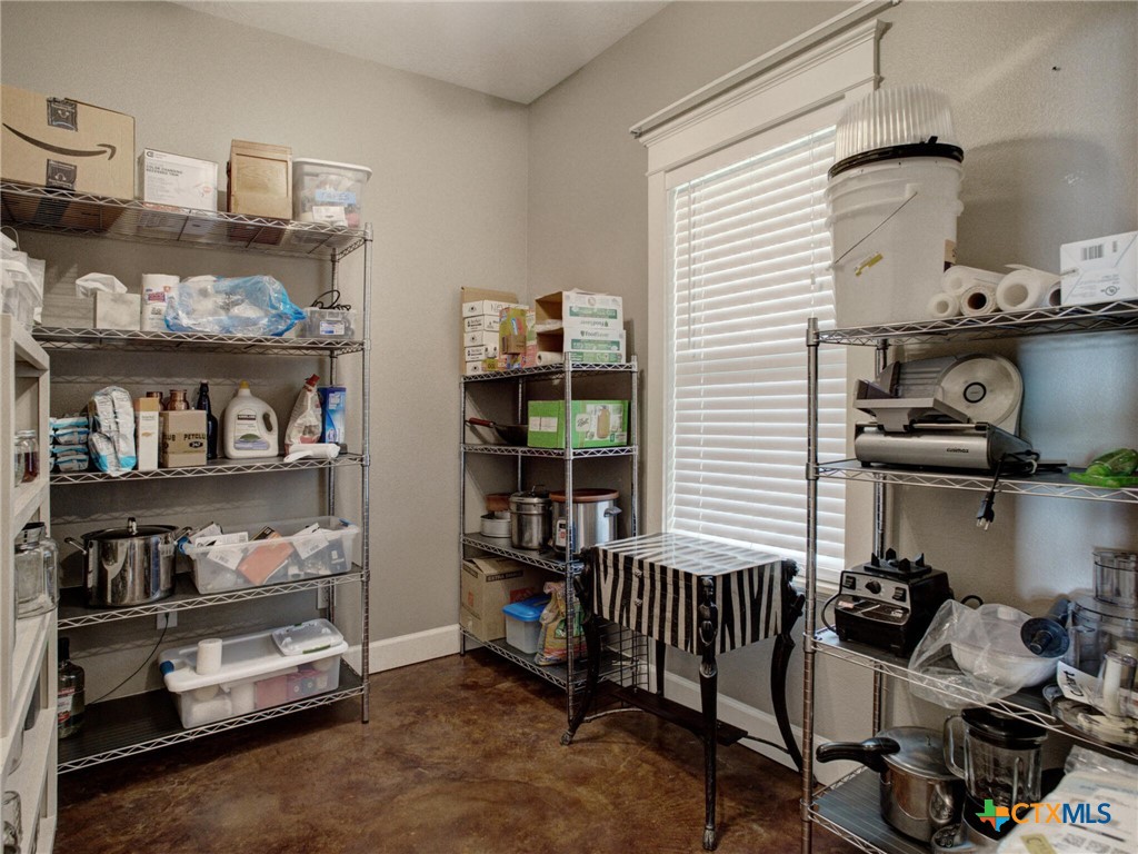 205 S Avenue D Property Photo 26