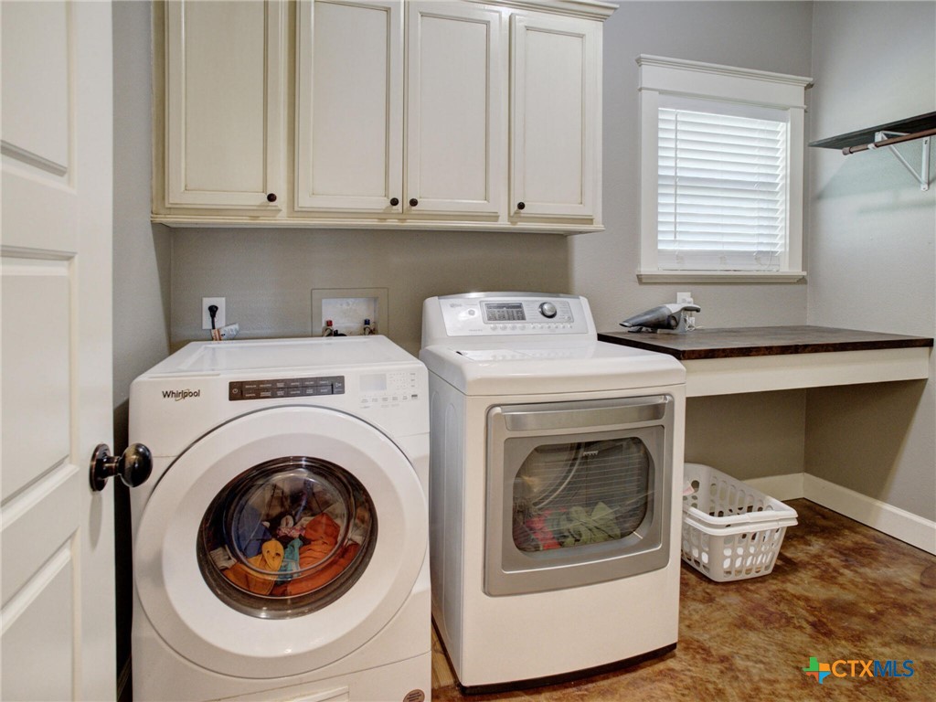205 S Avenue D Property Photo 28