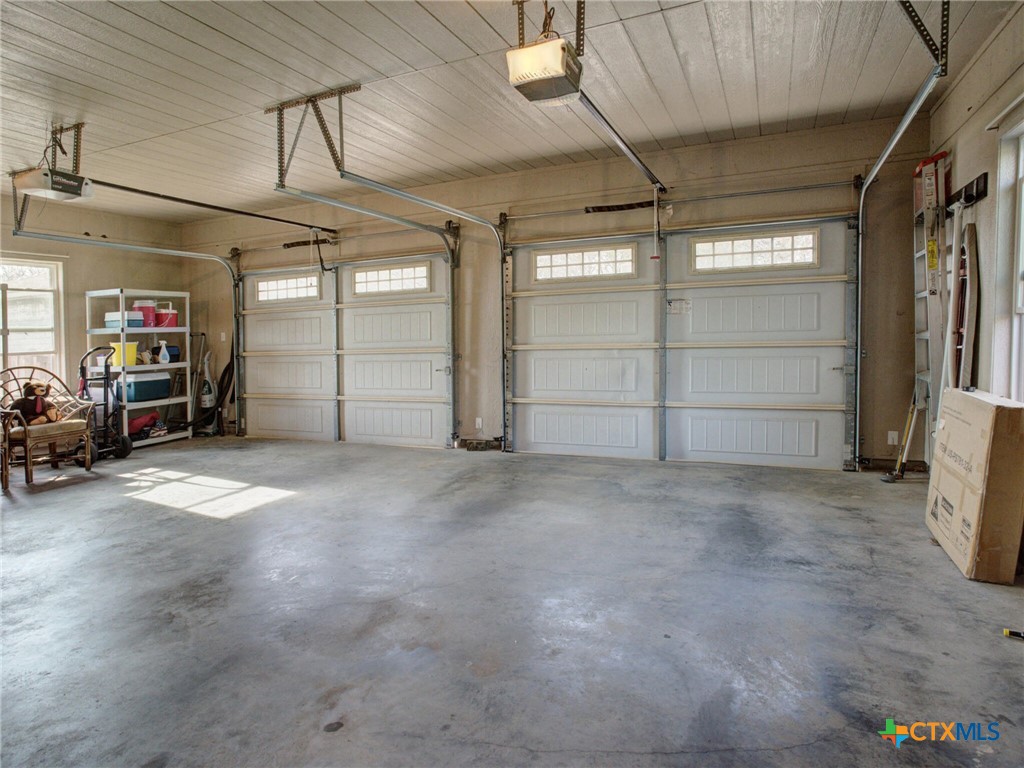 205 S Avenue D Property Photo 29