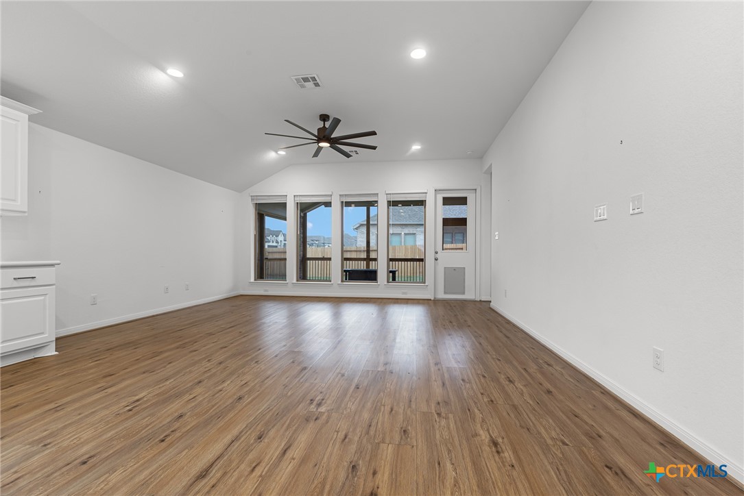 2900 Flaxen Way Property Photo 14