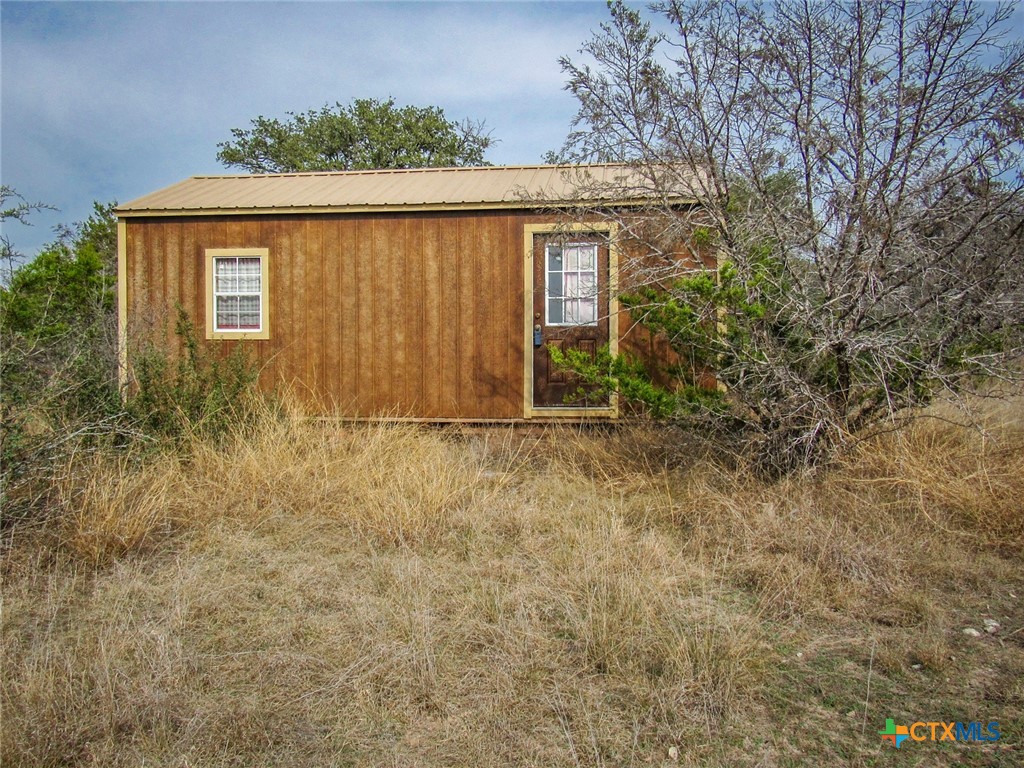 612 Private Road 4718 Property Photo 2