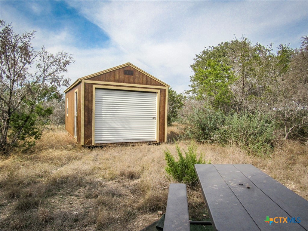 612 Private Road 4718 Property Photo 3