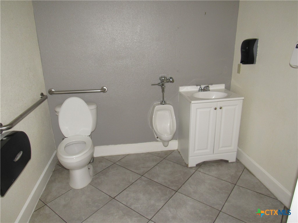 116 E Veterans Memorial Boulevard F Property Photo 17