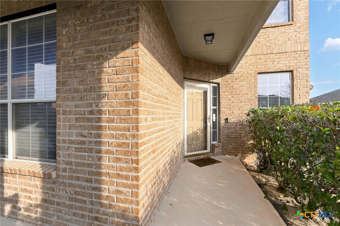 6204 Taree Loop Property Photo 2