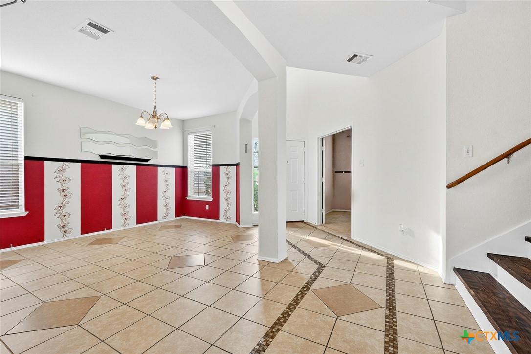 6204 Taree Loop Property Photo 9