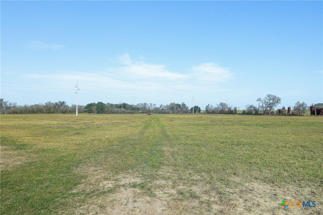 1144 Treetop Lane Property Photo 6