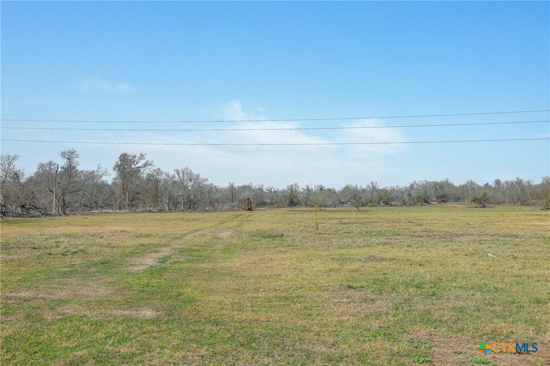1144 Treetop Lane Property Photo 7
