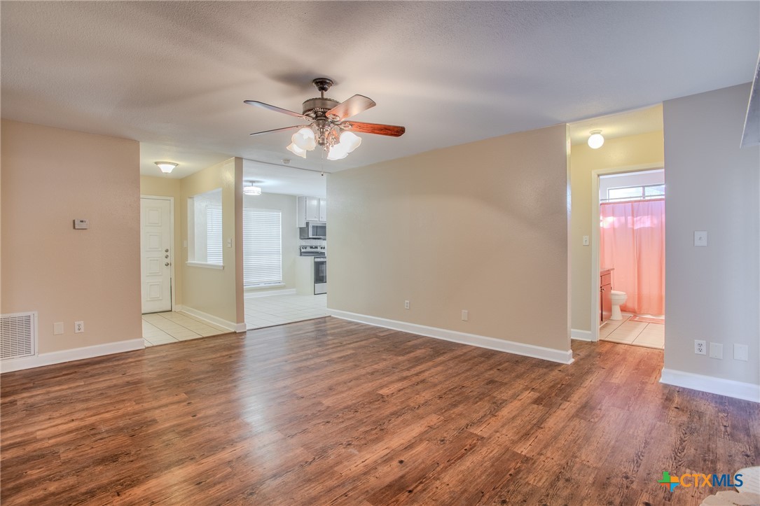 508 Queenswood Trail Property Photo 6