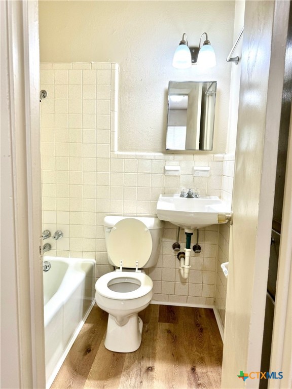 408 Sunset Lane A & B Property Photo 4