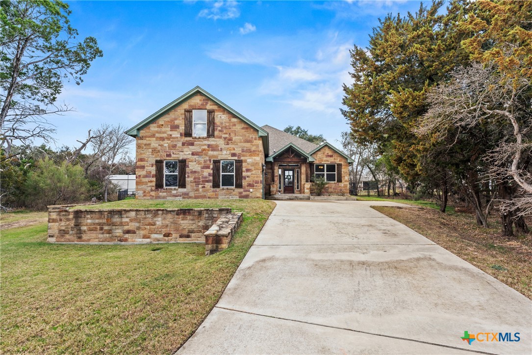 5562 Denmans Loop Property Photo 3